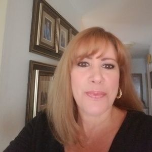 Meet your Posher, Carrie